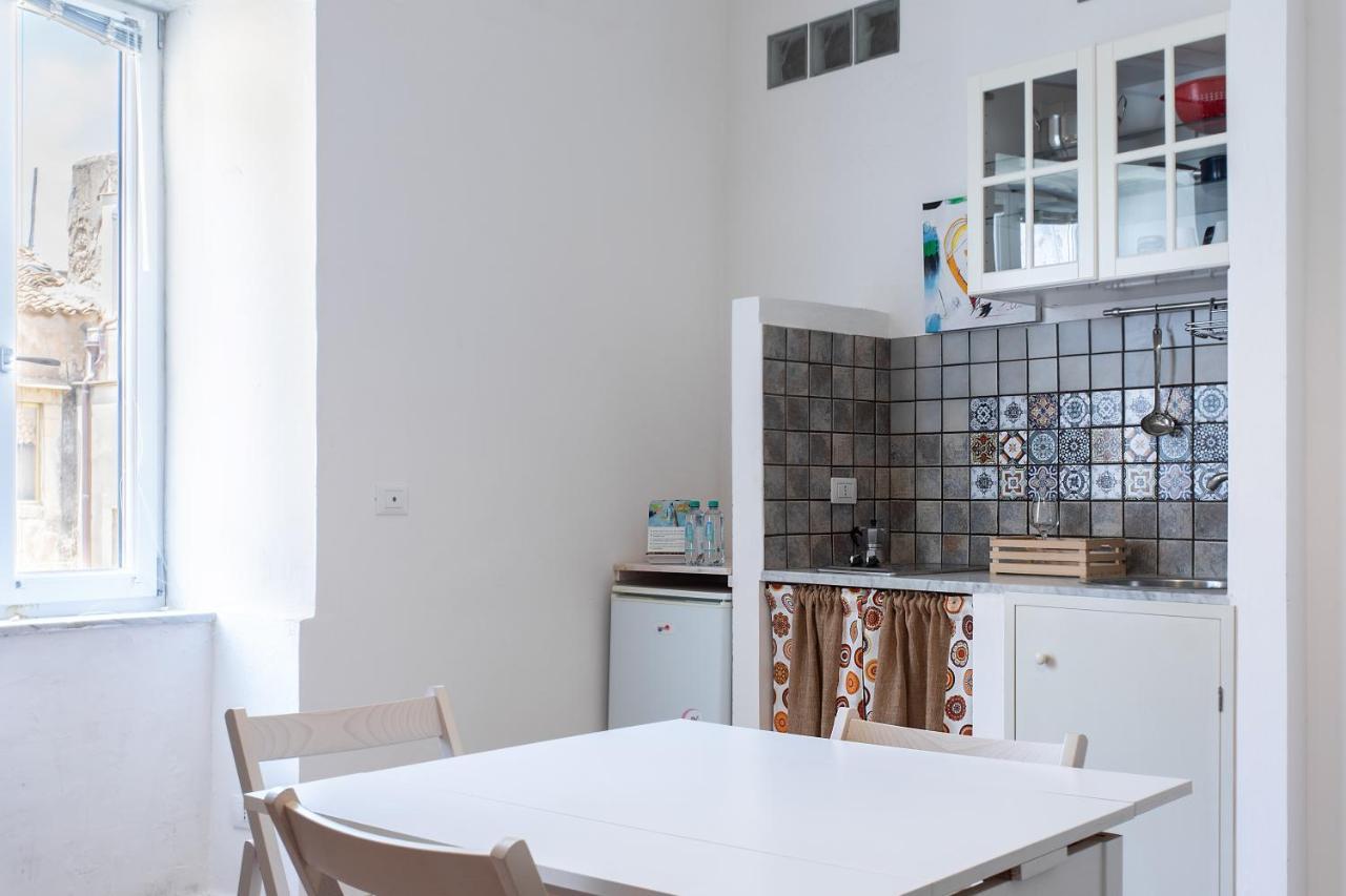 Calipso Apartments Ortigia Syracuse Buitenkant foto